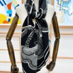 140厘米丝绒高级黑方巾 双面同色 - 图片 4