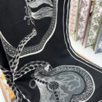 140厘米丝绒高级黑方巾 双面同色 - 图片 3