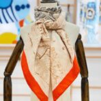 『骏马之城』顶级丝羊绒双面同色披肩 - 图片 3