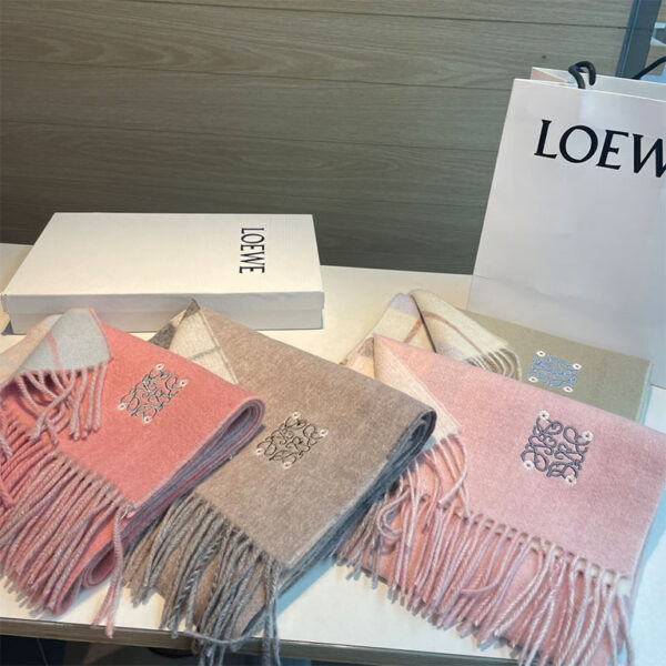 上新！Loewe · 罗意威️难得一见的温柔配色