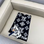 Monogram Blast Knitted 围巾以立体笔触重绎路易威登标识 - 图片 2