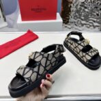 Valentino Garavani VLogo Signature 几何提花厚底凉鞋 黑色 - 图片 3