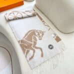 2025爱马仕男女款围巾 米黄色款