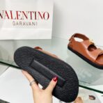 25ss华伦天奴最新款凉鞋棕色 - 图片 3