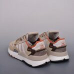 AD Nite Jogger Boost 三叶草 联名夜行者 浅卡其色 - 图片 2