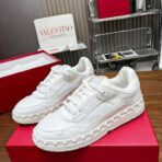 ALENTINO华伦天奴V家Freedots系列 情侣款 铆钉 休闲 运动鞋 滑板鞋 白色