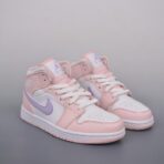 Air Jordan 1 Mid 少女粉