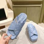 亚历山大・王（Alexander Wang）交叉带牛仔布厚底拖鞋（金属 Logo 款，牛仔蓝配色）（ - 图片 4