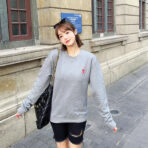 Ami艾米 经典小爱心标志刺绣圆领卫衣