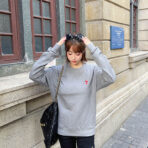 Ami艾米 经典小爱心标志刺绣圆领卫衣 - 图片 3