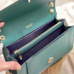 BVLGARI 宝格丽 Serpenti Forever 系列祖母绿色小牛皮蛇头链带斜挎包 - 图片 3