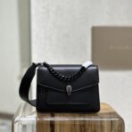 BVLGARI 宝格丽 Serpenti Forever 系列黑色小牛皮链带斜挎包
