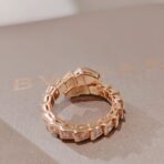 BVLGARI宝格丽Serpenti Viper系列窄版灵蛇满钻2圈蛇骨戒指 - 图片 2