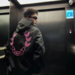 Burberry 23ss 橡树叶印花连帽风衣外套 - 图片 4