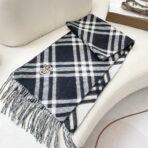 Burberry·蛇logo爆款巴宝莉格子围巾 黑色 - 图片 2