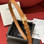 CELINE（思琳）TRIOMPHE 搭扣 25 毫米双面皮带  黄褐色 - Imagem 4