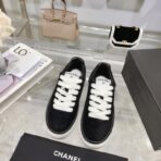 CHANEL 2023B 秋冬系列丝绒皮革拼接厚底休闲板鞋（黑白熊猫配色款）