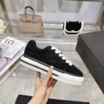 CHANEL 2023B 秋冬系列丝绒皮革拼接厚底休闲板鞋（黑白熊猫配色款） - 图片 3