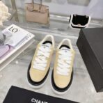 CHANEL 2023B 秋冬系列帆布皮革拼接厚底休闲板鞋（燕麦黄色）