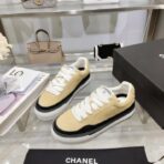 CHANEL 2023B 秋冬系列帆布皮革拼接厚底休闲板鞋（燕麦黄色） - 图片 3