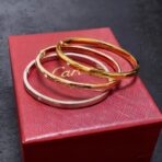 Cartier 卡地亚镶单钻雕刻签名字母手镯