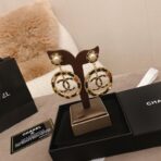 Chanel 21fw 中古系列 珍珠彩钻珐琅双C大耳环 - 图片 4