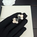 Chanel 粉色珐琅双 C 多元素组合耳钉 - 图片 2