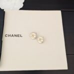 Chanel 金色双 C 圆形耳钉 - 图片 4