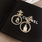 Chanel圆环珍珠双C5字香水瓶吊坠耳环