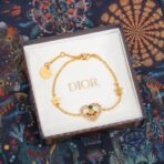 DIOR情人节爱心手链