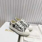 Dior B23 Low-Top Sneaker with Black and White Art Print（迪奥 B23 低帮艺术印花帆布鞋）黑白印花配色 - 图片 4