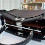 Fendi Peekaboo Iconic Small 黑色 Cuoio Romano 皮革手提斜挎包 - 图片 3