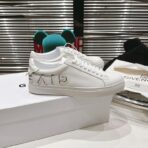 Givenchy Town Leather Low-Top Sneakers（纪梵希 Town 系列皮革低帮板鞋）白色（压纹装饰） - Image 4