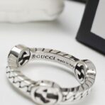 Gucci Interlocking G 麻花纹理纯银戒指 - Imagem 3