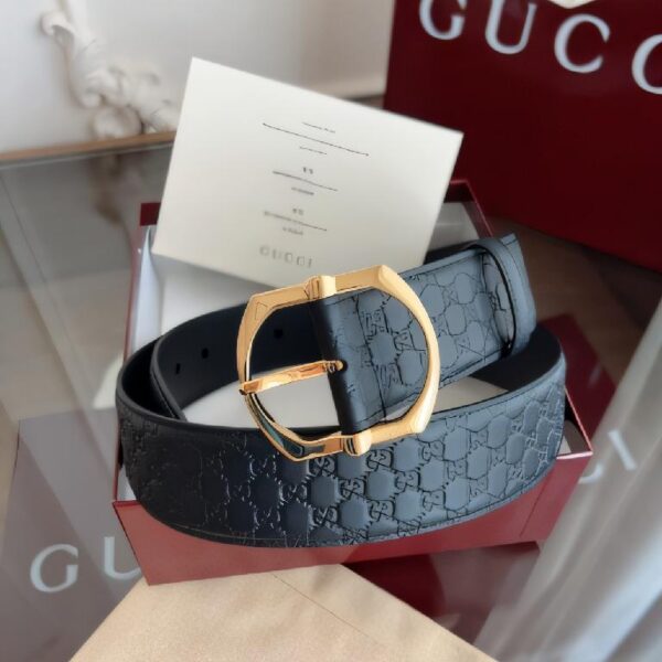 Gucci Signature 压纹皮革方形扣腰带 （金扣）