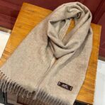 HERMFS【爱马仕】巴黎时装展双面羊绒围巾！杏色款 - 图片 2