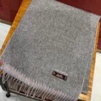 HERMFS【爱马仕】巴黎时装展双面羊绒围巾！浅灰色款 - 图片 2