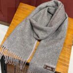 HERMFS【爱马仕】巴黎时装展双面羊绒围巾！浅灰色款 - 图片 4