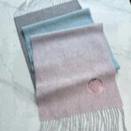 Hermes · 围巾 渐变拼色设计搭配镂空马车标志 粉色款