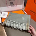 Hermes 爱马仕双边配色围巾 橄榄绿色款