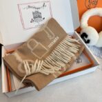 Hermes 爱马仕经典双面设计围巾 浅棕色款