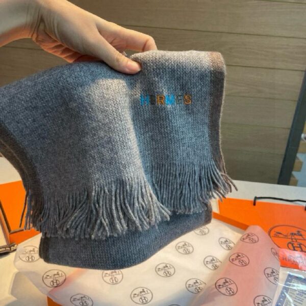 爱马仕同步专柜 高端羊绒针织男款围巾！蓝色款
