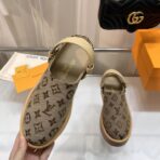 Louis Vuitton Monogram Platform Mule With Strap 经典老花厚底绑带穆勒包头拖鞋（棕老花配色款） - Imagem 3
