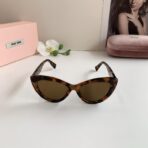 MIU MIU（缪缪）Cat Eye 系列 logo 装饰棕色猫眼太阳镜