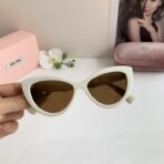MIU MIU（缪缪）Cat Eye 系列 logo 装饰白色猫眼太阳镜