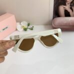 MIU MIU（缪缪）Cat Eye 系列 logo 装饰白色猫眼太阳镜 - 图片 4