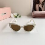 MIU MIU（缪缪）Cat Eye 系列 logo 装饰白色猫眼太阳镜 - 图片 2