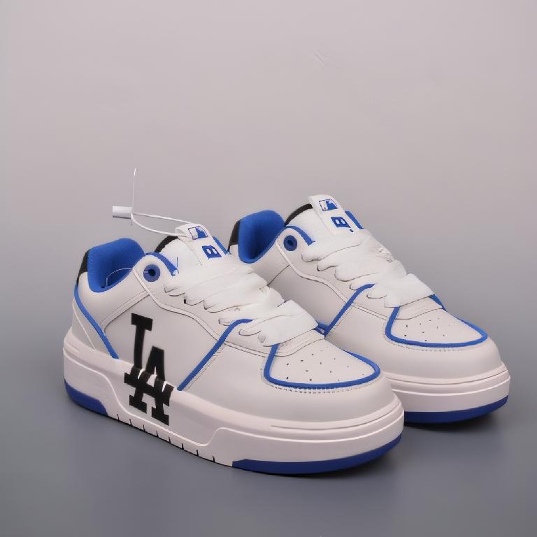 MLB Chunky Liner Basic 复古印花老爹鞋 白蓝配色_00001_ MLB Chunky Liner Basic 复古印花老爹鞋 白蓝配色 - 图片 1