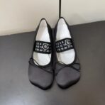 Maison Marginala MM6马吉拉低跟苹果头小单鞋 黑色