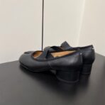 Masion Margiela MM6 马吉拉 秋季交叉绑带玛丽珍单鞋  黑色 - 图片 2